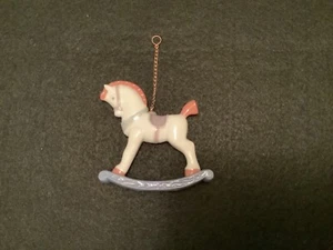 LLADRO WEIHNACHTSSCHMUCK "SCHAUKELPFERD" #6262 - Bild 1 von 4