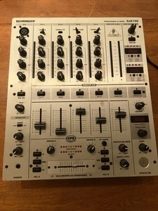 Mezclador DJ de 4 canales Behringer DJX700 Pro - Imagen 1 de 2
