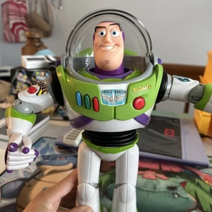 DE COLECCIÓN TOY STORY COLECCIÓN FIRMA BUZZ LIGHTYEAR USADO Talking Works - Imagen 1 de 11