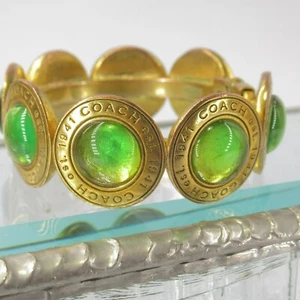 Coach 1941 goldfarbenes Armband mit grünen Cabochon Akzenten & Klappverschluss - Bild 1 von 12