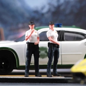 1/64 1/87 1/43 1/24 Police Girl Scene Miniatures Figures Model For Cars Toy - Picture 1 of 23