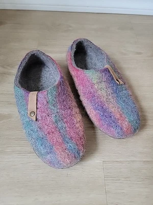 Zapatillas de fieltro de lana Bure Bure estilo coco arco iris 9-9,5 Foto 1 de 4