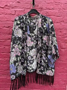 BNWT New Look Inspire Boho Black Floral Fringe Holiday Cover Up Kimono Size 26 - Picture 1 of 13