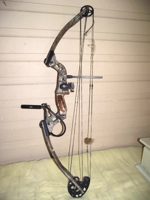 MARTIN FUSION CAM...COMPOUND BOW...NEEDS NEW STRING. - Image 1 of 4