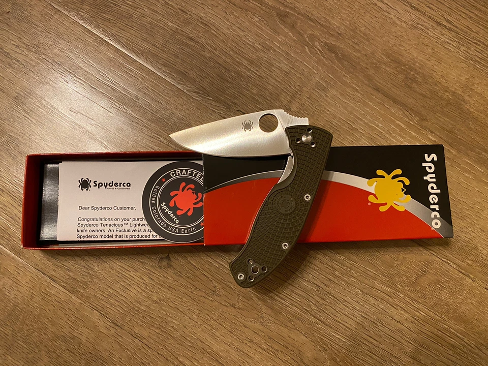 SPYDERCO BLUERIDGE EXCLUSIVE TENACIOUS LINER LOCK KNIFE 8Cr13MoV FRN OD GREEN - Image 1 of 1