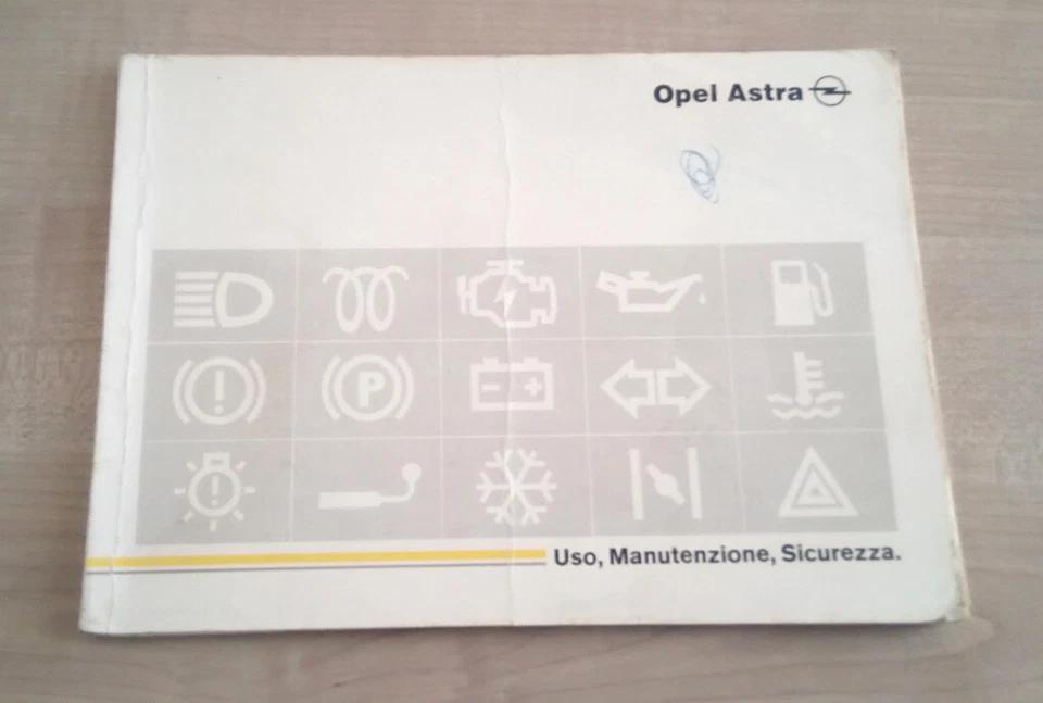 Opel Astra Libretto Uso e Manutenzione 1993 Italiano - Immagine 1 di 1