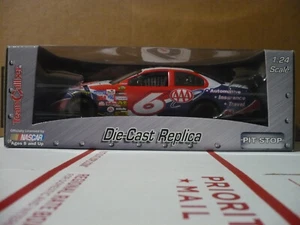 2006 Team Caliber Mark Martin Pit Stop AAA - Picture 1 of 5