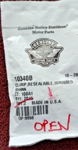Piezas de motor Harley-Davidson originales abrazadera de paquete nueva abierta (1) OEM P/N 10340B - Imagen 1 de 6