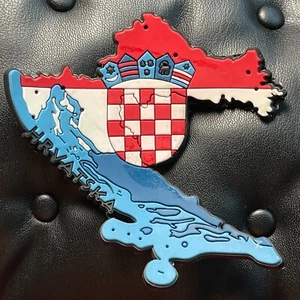 KROATIEN🇭🇷GUMMI KÜHLSCHRANKMAGNET✅LANDKARTE MIT WAPPEN REISE SOUVENIR🎗 - Bild 1 von 2