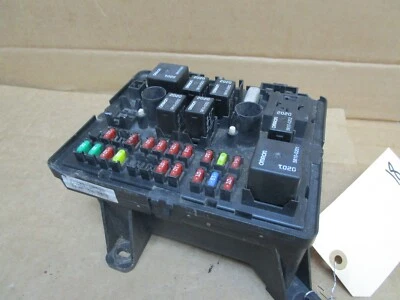 03 04 05 GMC Savana Interior Cabin Fuse Box Relay Junction Block 25760825 Foto 1 de 4