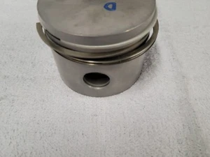 Volvo Penta Piston Kit 272002 - Picture 1 of 3
