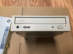 TOSHIBA XM-6401B 32x CDROM Laufwerk, SCSI 50-Pin, = Test-PASS - Bild 1 von 9