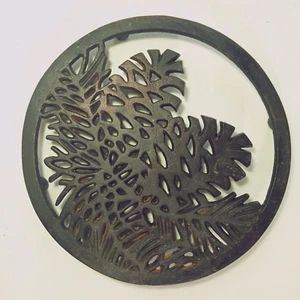 Cast Iron Lodge Trivet, Pinecone And Branch Design, 8" Diameter + Free Shipping - Picture 1 of 2