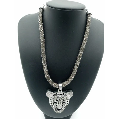 Colgante cara de tigre con tachuelas de cristal Amrita Singh nuevo con etiquetas Foto 1 de 4