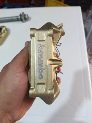 2014/19 bmw s1000rr front brake caliper left hand Brembo Oem - Image 1 of 4