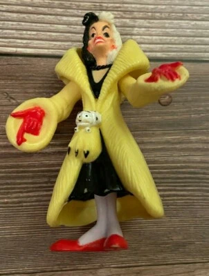 Figura de juguete 101 dálmatas de Disney, Cruella de Vil, cachorro en bolsillo de abrigo, 3,75" Foto 1 de 4
