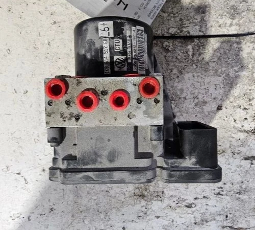 2013-2015 Volkswagen Passat ABS Anti-Lock Brake Pump Control Module Assembly Oem - Imagem 1 de 4