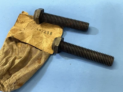 2 NOS Tornillo de resorte de hoja delantera 1936 1937 1938 1939 1940 Chevrolet Master Foto 1 de 3