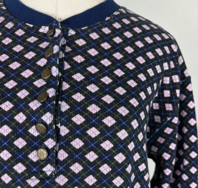 Top Henley vintage años 90 para mujer estampado Argyle mediano azul marino pastel rosa preppy Foto 1 de 4