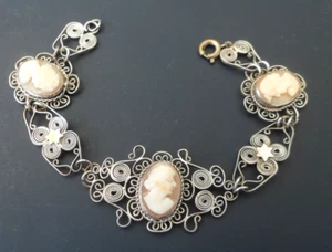 VINTAGE JEWELLERY SILVER FILIGREE CARVED CAMEO PANEL BRACELET - Picture 1 of 12