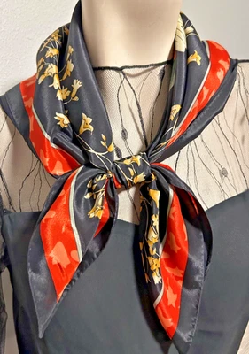 Bufanda vintage cuadrada mediana negra, naranja y dorada con patrón floral de 28 pulgadas Foto 1 de 4
