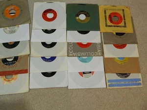 1960's 45 rpm 40 records Beatles Ray Charles The Drifters B S&T The Mindbenders - Picture 1 of 2