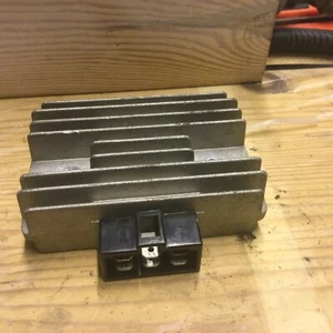 Kawasaki ZR550 B Zephyr  Lima Regler - Bild 1 von 4