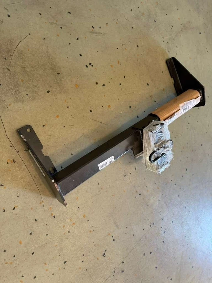 Receptor de enganche de remolque Draw-Tite clase III 2"" compatible con '73 - '91 Suburban - 75500 Foto 1 de 4