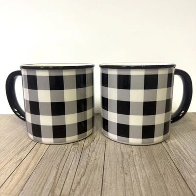 JUEGO (2) Tazas de café Robert Stanley negras blancas y grises Buffalo a cuadros Jumbo Foto 1 de 4