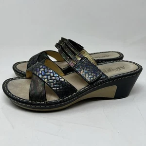 Alegria Leila Women’s 40 Comfort Wedge Heel Slip On Sandals Iridescent Leather - Picture 1 of 8
