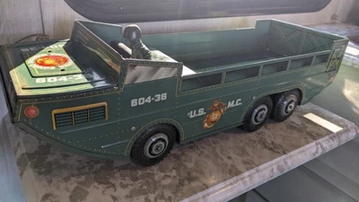 Litografía de hojalata de camión Marx Lumar Anfibious Duck USMC 20" con conductor. De colección. Bonito Foto 1 de 4