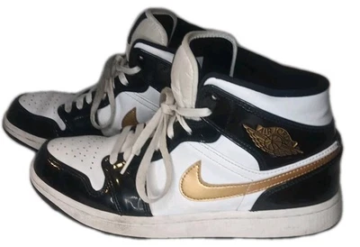 Nike Air Jordan 1 Mid Patente Negro Blanco Dorado Para Hombre 852542-007 Talla 9.5 Foto 1 de 4
