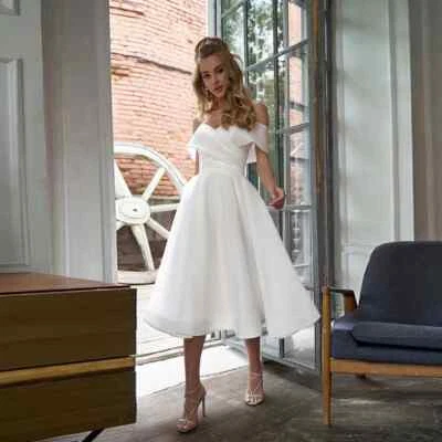 Vestido de novia corto con hombros descubiertos plisado sin espalda línea A organza vestidos de novia EE. UU. Foto 1 de 4