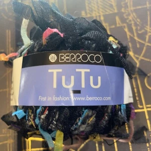 Berroco Yarn TUTU #5794 Black 1.75oz 50g 36yds 33m - Made In Italy - Picture 1 of 4