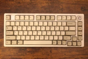 Aluminum Vintage Style Custom Mechanical Keyboard  RGB Brown Switches 75% Wired - Picture 1 of 9