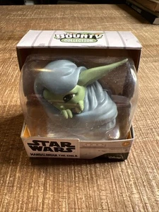 Star Wars Mandolorian The Child Bounty Collection Figure #5 Security Blanket NIP - Picture 1 of 4