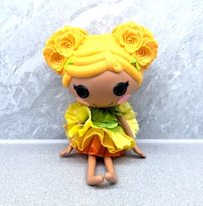 Muñeca Lalaloopsy Mari Pétalos Dorados 12" con Vestido Naranja Amarillo - Imagen 1 de 10