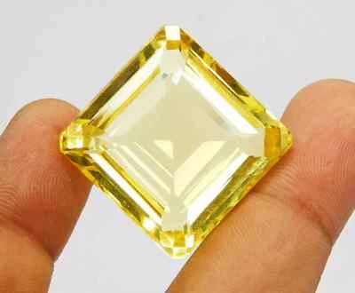 Hermosa piedra preciosa suelta de topacio amarillo de corte cuadrado de 73,35 quilates Foto 1 de 4