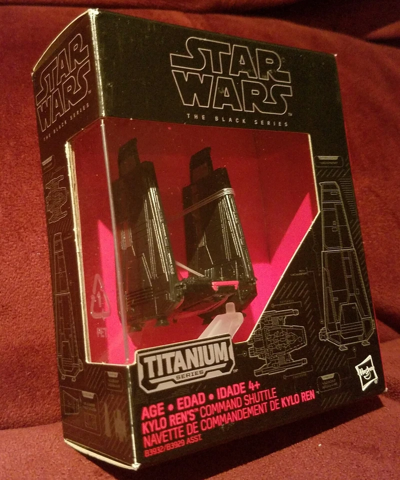Star Wars The Force Awakens Black Series Titanium out 01 Millennium Falcon