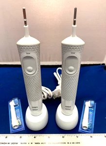 SET OF 2 Oral-B Smart Clean 360 Rechargeable Toothbrush and replacement brushes - Picture 1 of 12