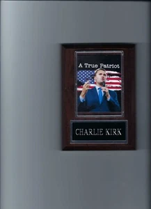 CHARLIE KIRK PLAKETTE POLITIK RADIO POLITIK - Bild 1 von 1