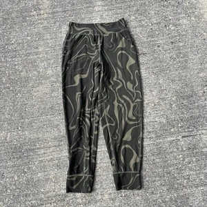 Universal Standard Joggers Marble High Rise Game XS 10-12 Matcha Latte Swirl - Picture 1 of 6