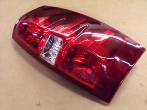 2007 chevy avalanche tail light ( passenger ) 2007-2013 - Picture 1 of 3