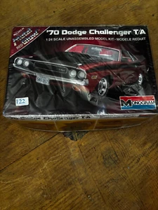 Monogram Model Kit '70 Dodge Challenger T/A 1/24 1983 Factory Sealed Parts - Bild 1 von 2