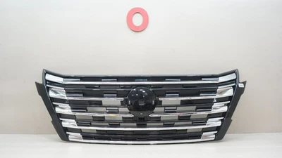 REJILLA RADIADOR PARACHOQUES DELANTERO NISSAN ROGUE 2024-2025 OEM 623104MT0A Foto 1 de 4
