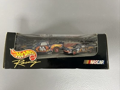 Paquete de 2 autos Hot Wheels NASCAR Racing #44 Kyle Petty escala 1:43 y 1:64 1999 Foto 1 de 4