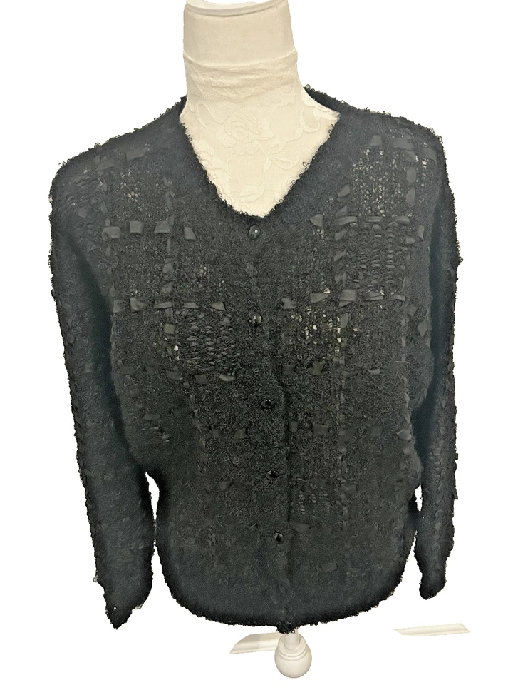 Cardigã de lã mohair vintage suéter de malha manual tamanho M fita preta bordada Inglaterra - Imagem 1 de 4