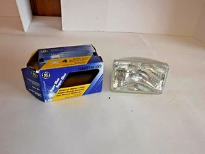 GE LIGHTING Rectangular Halogen Sealed Beam Lamp, Rectangular Bulb Shape (T) - Picture 1 of 1