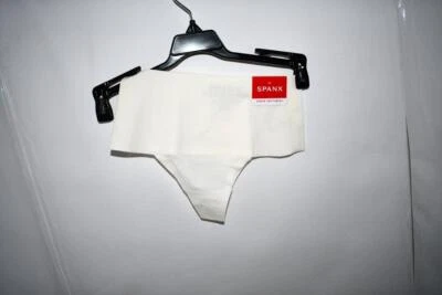 Tanga suavizante SPANX no detectable en polvo TAMAÑO: XS #SP0115 NUEVO CON ETIQUETAS Foto 1 de 3