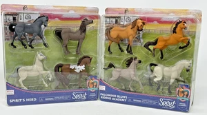 Dreamworks Spirit Riding Free 2 Pck 4 Pferde Palomino Bluffs & Spirit's Herd - Bild 1 von 10